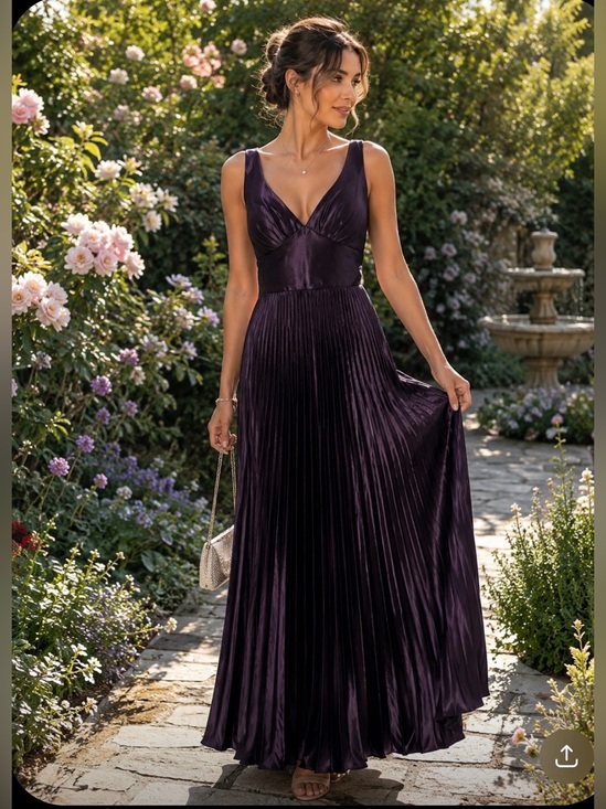 Dresses & Skirts - 💕Deep Plum V-Neck pleated sleeveless midi NWT dress - M 💕
